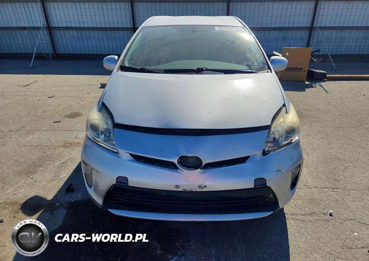 2015 Toyota Prius Two VIN:JTDKN3DU6F0476402 - 5