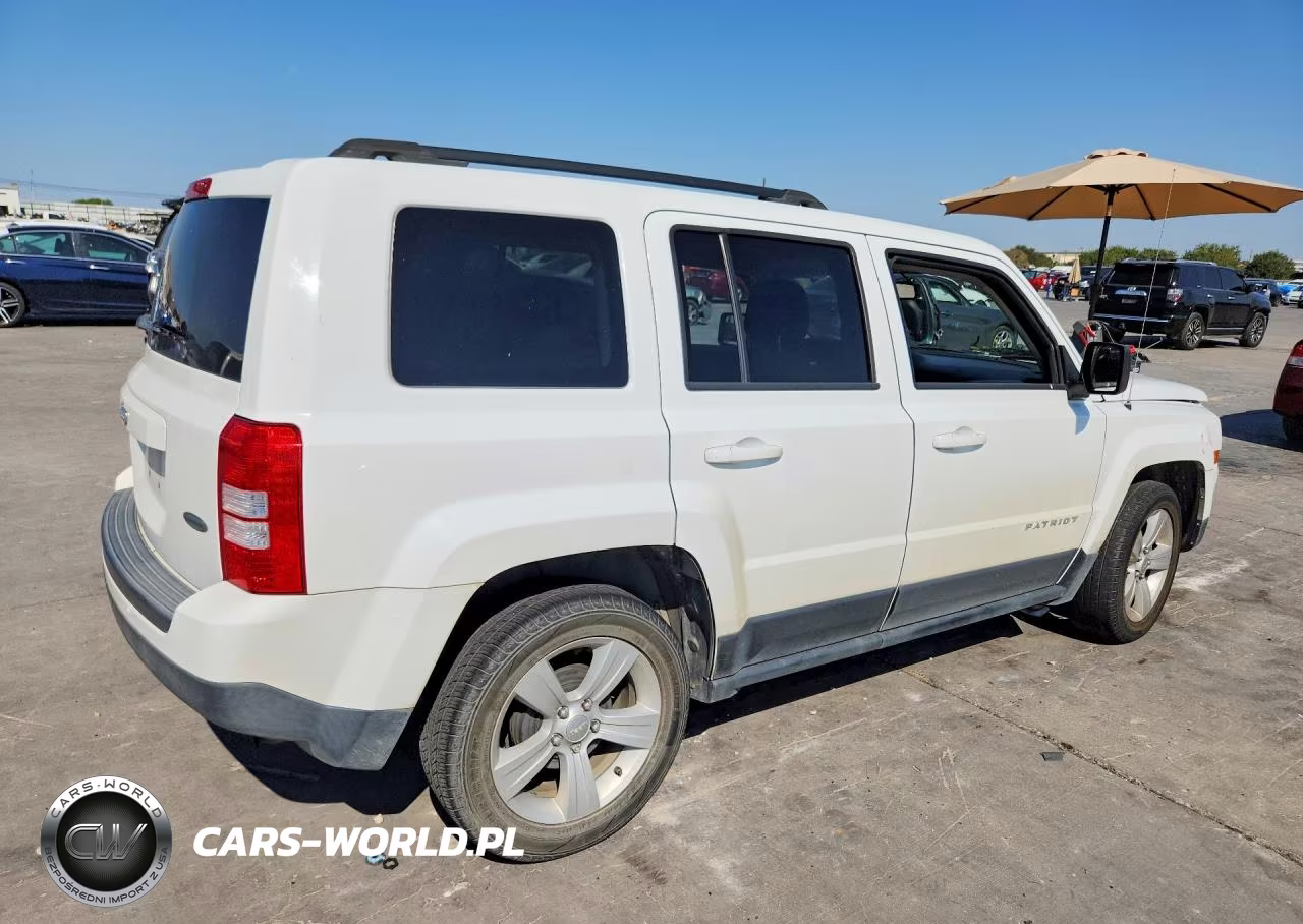 2016 Jeep Patriot Latitude VIN:1C4NJPFB7GD584338 - 3