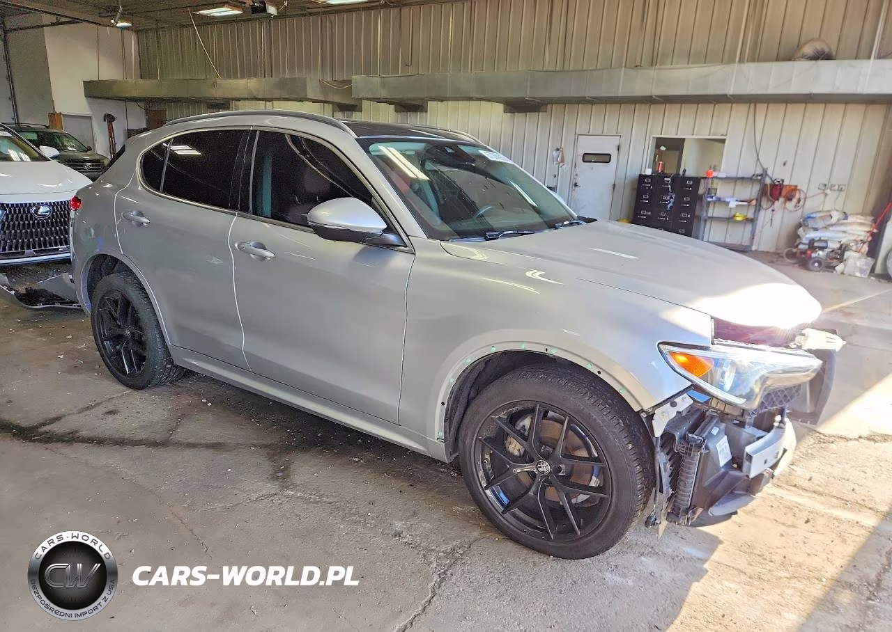 2021 Alfa Romeo Stelvio Ti VIN:ZASPAKBN7M7D13387 - 4