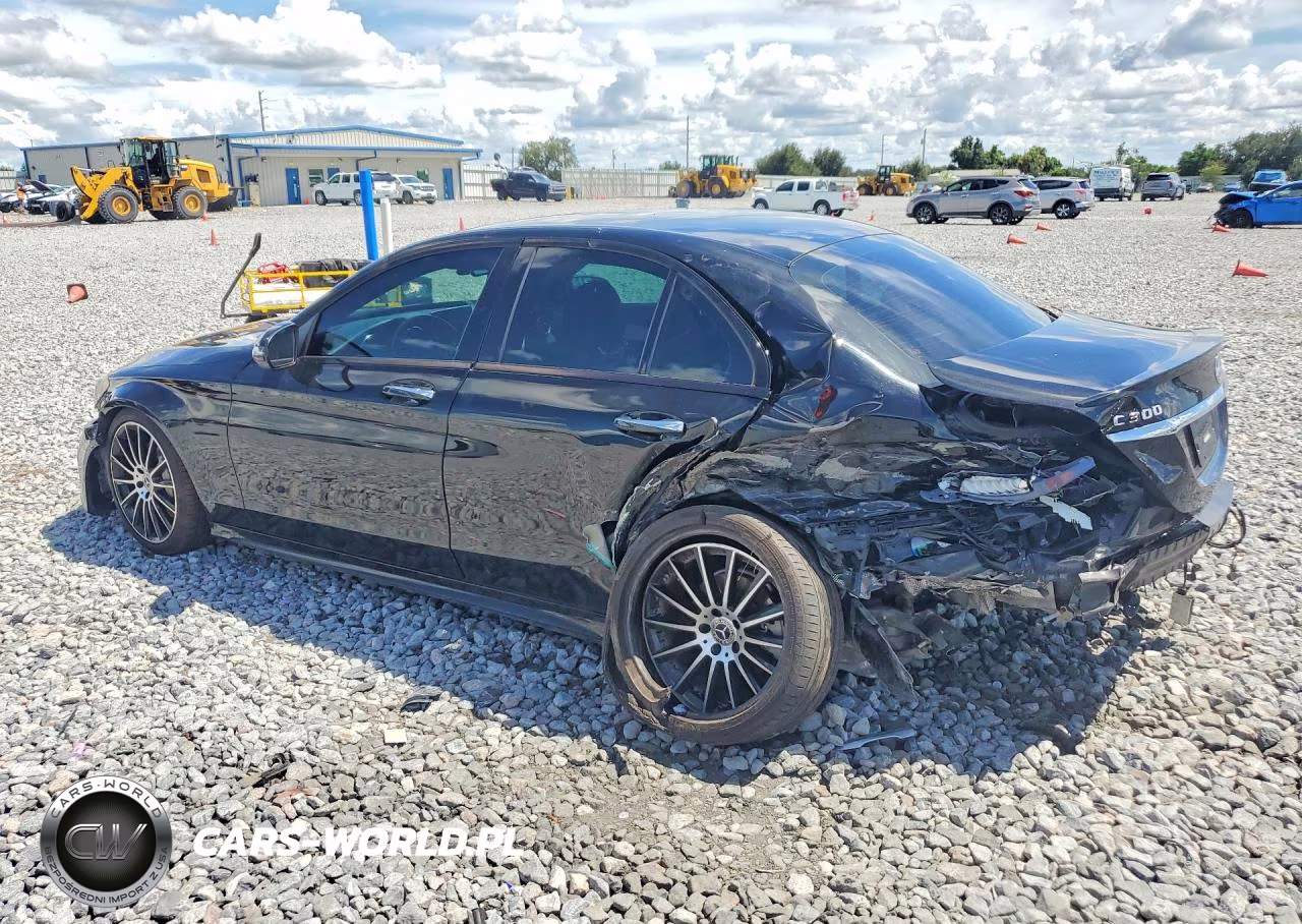2018 Mercedes-Benz C 300 VIN:55SWF4JBXJU241498 - 2