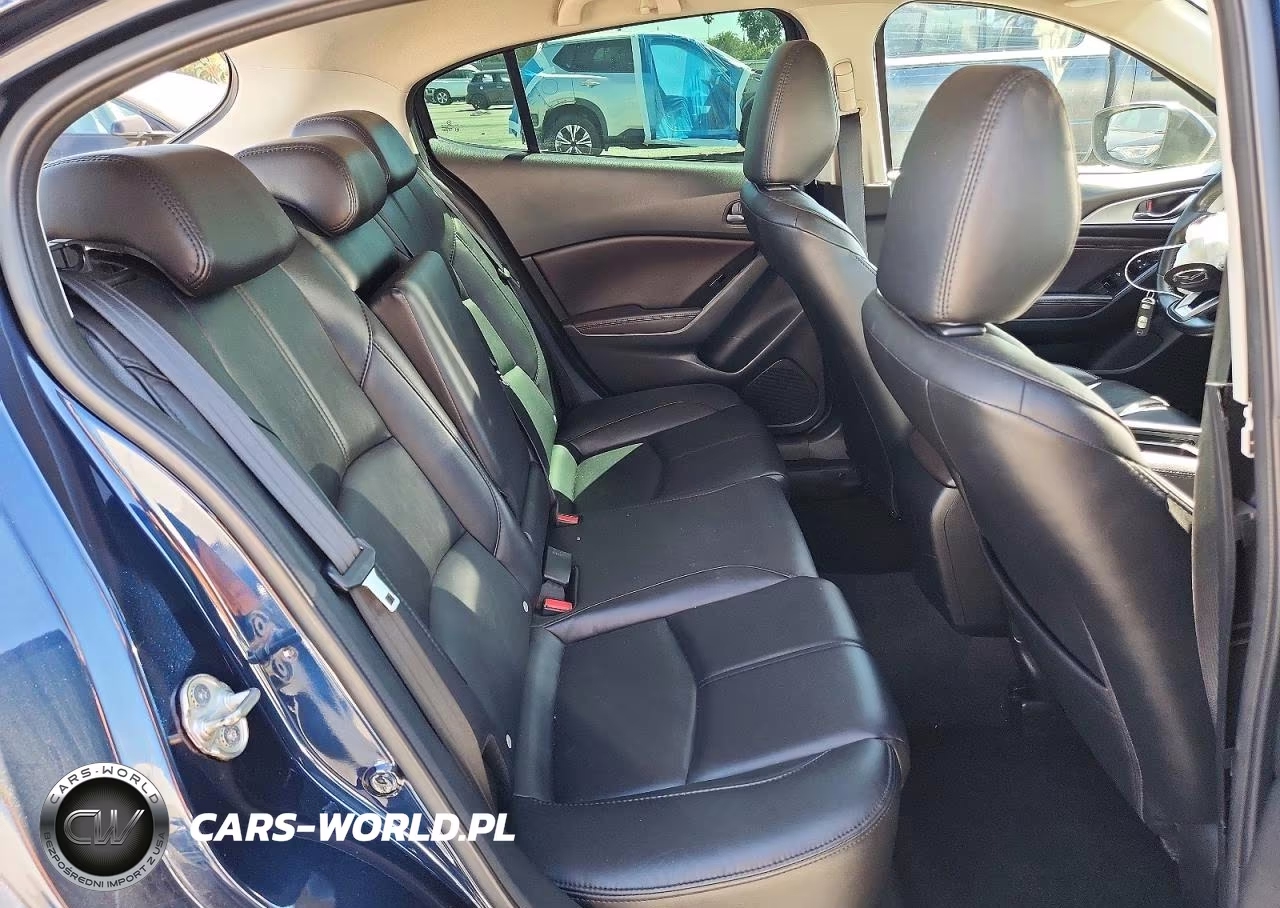 2018 Mazda 3 Touring VIN:3MZBN1L34JM198678 - 10