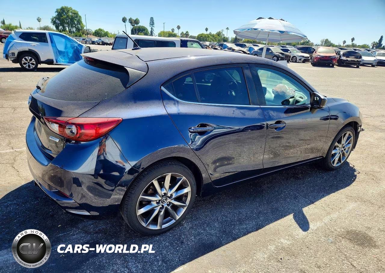 2018 Mazda 3 Touring VIN:3MZBN1L34JM198678 - 3