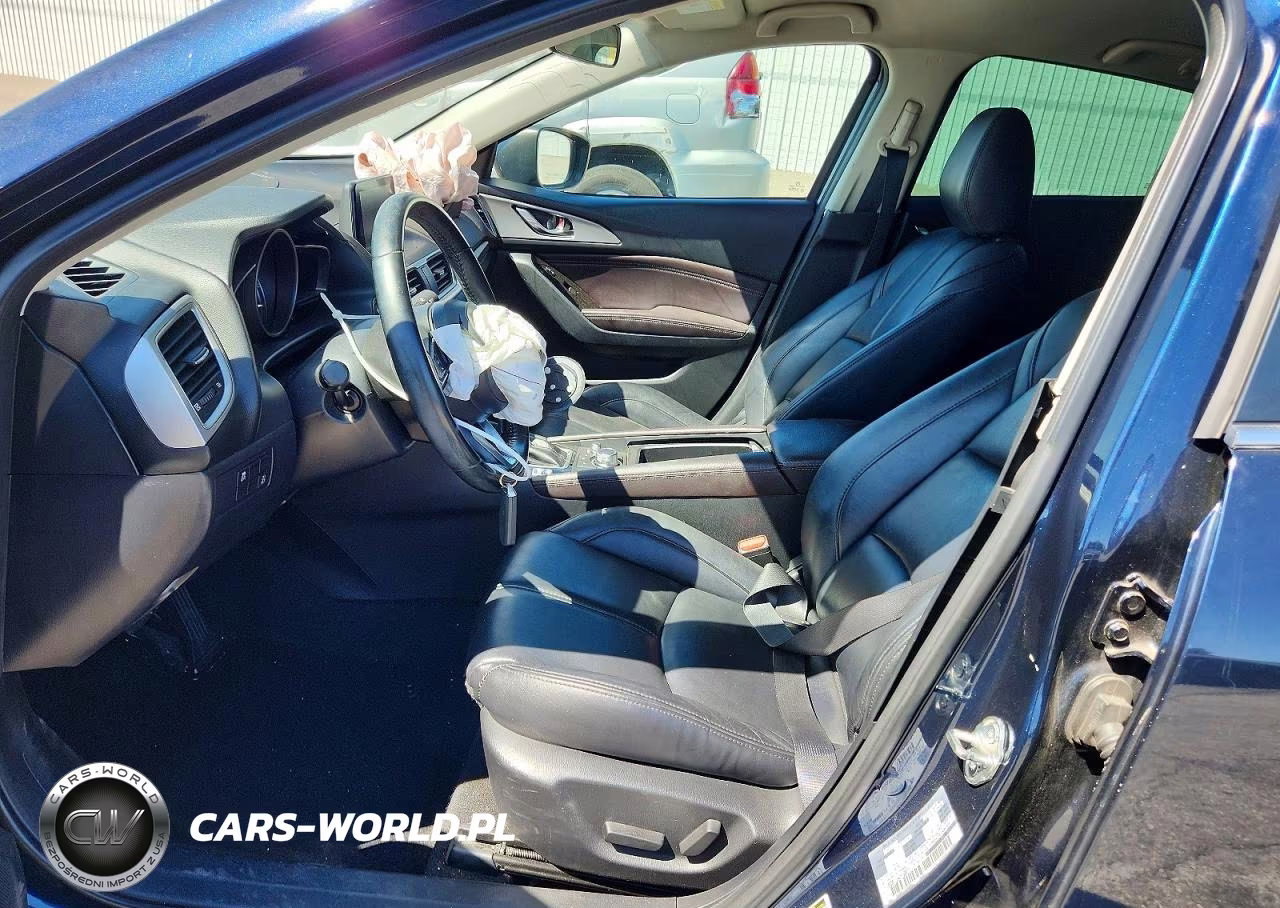 2018 Mazda 3 Touring VIN:3MZBN1L34JM198678 - 7
