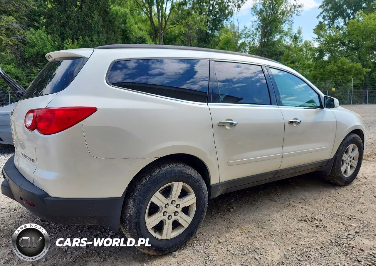 2011 Chevrolet Traverse Lt VIN:1GNKRGED1BJ211781 - 3