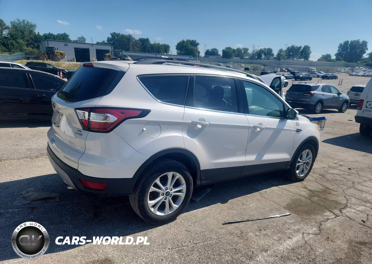 2018 Ford Escape Se VIN:1FMCU9GD2JUC98846 - 3