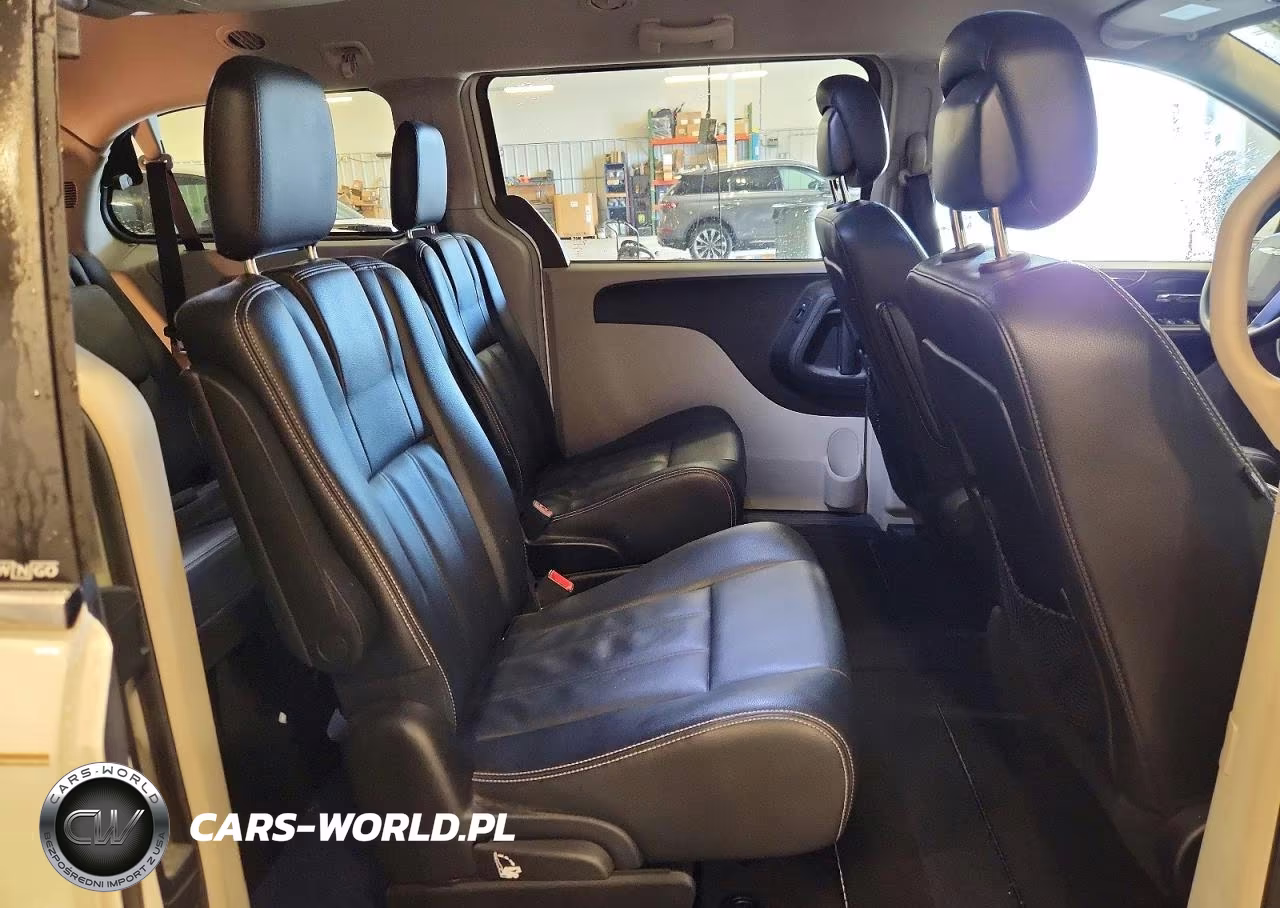 2013 Chrysler Town & Country Touring VIN:2C4RC1BG4DR787545 - 11