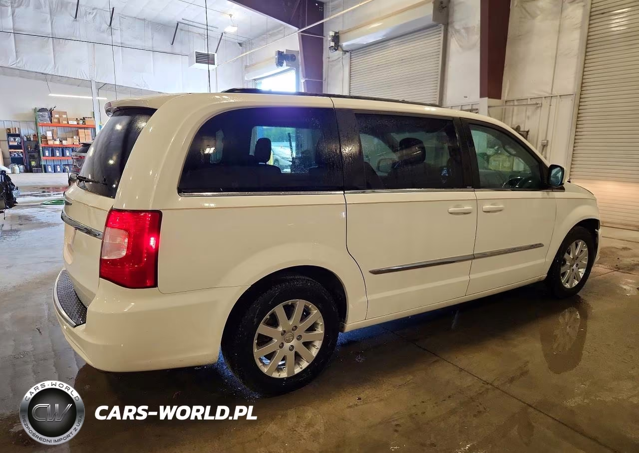 2013 Chrysler Town & Country Touring VIN:2C4RC1BG4DR787545 - 3