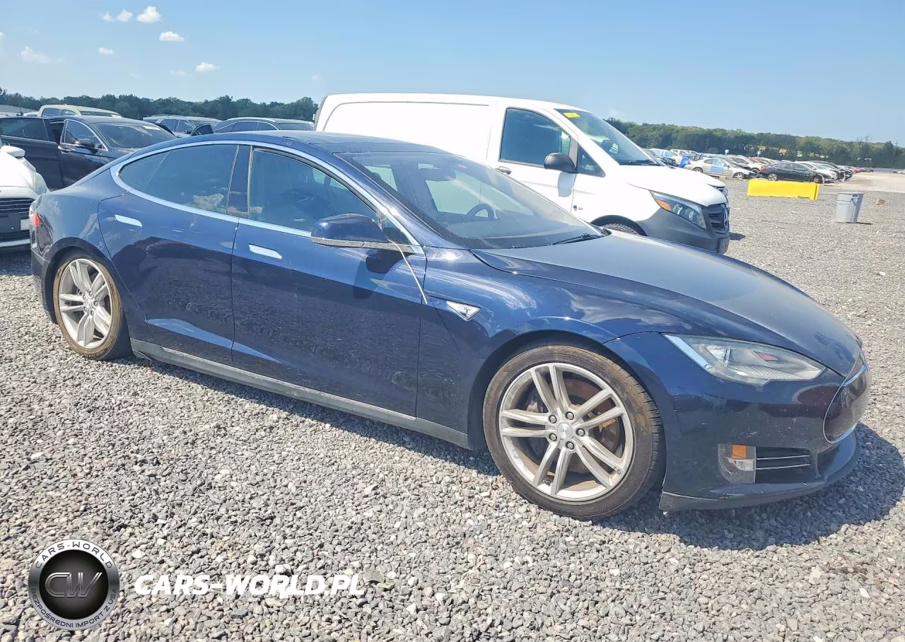 2013 Tesla Model S P85 VIN:5YJSA1CN2DFP04534 - 4