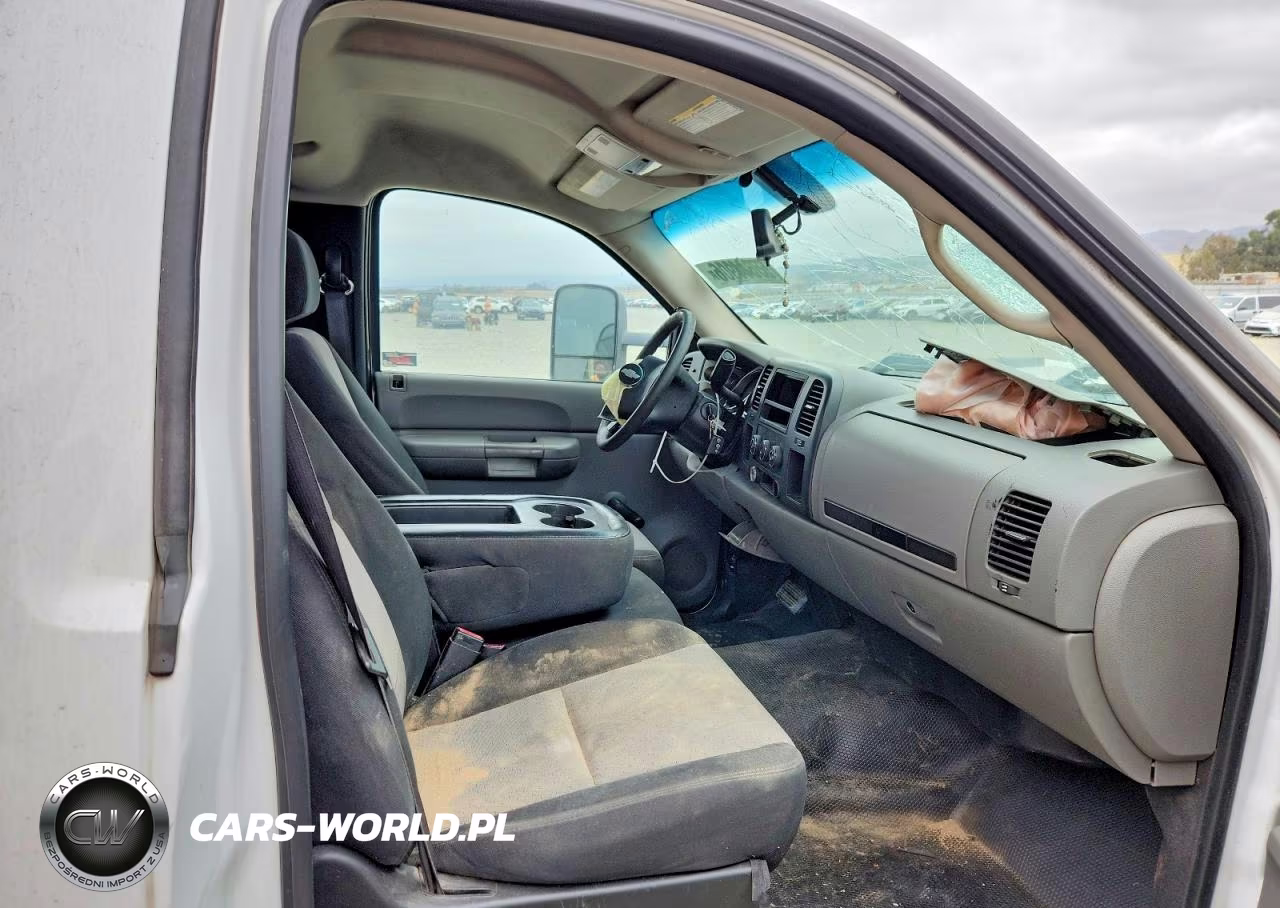 2008 Chevrolet Silverado C2500 Heavy Duty VIN:1GBHC24K28E111167 - 10