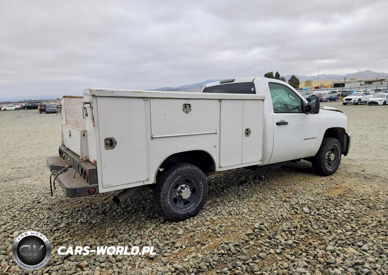 2008 Chevrolet Silverado C2500 Heavy Duty VIN:1GBHC24K28E111167 - 3