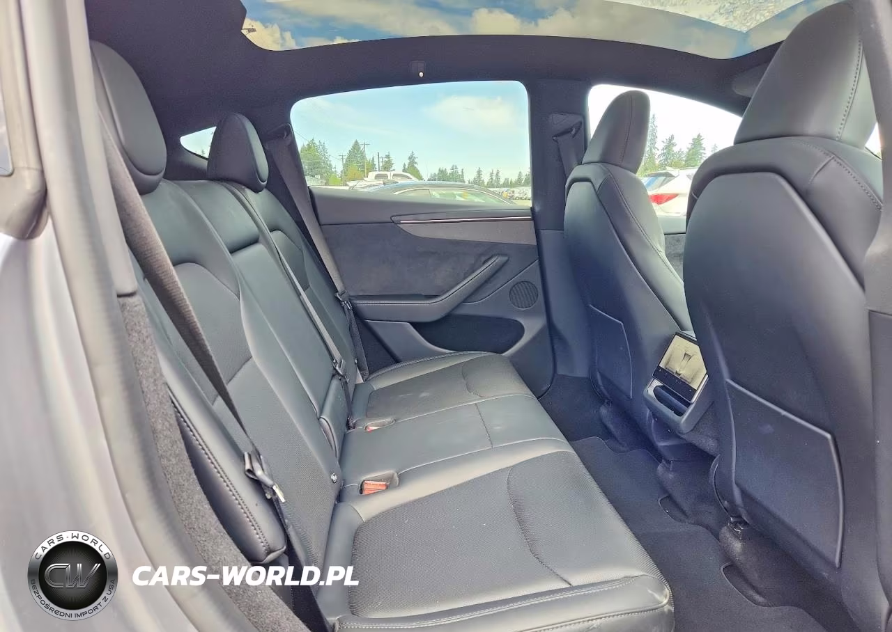 2026 Tesla Model Y VIN:7SAYGDEE1TF604594 - 11