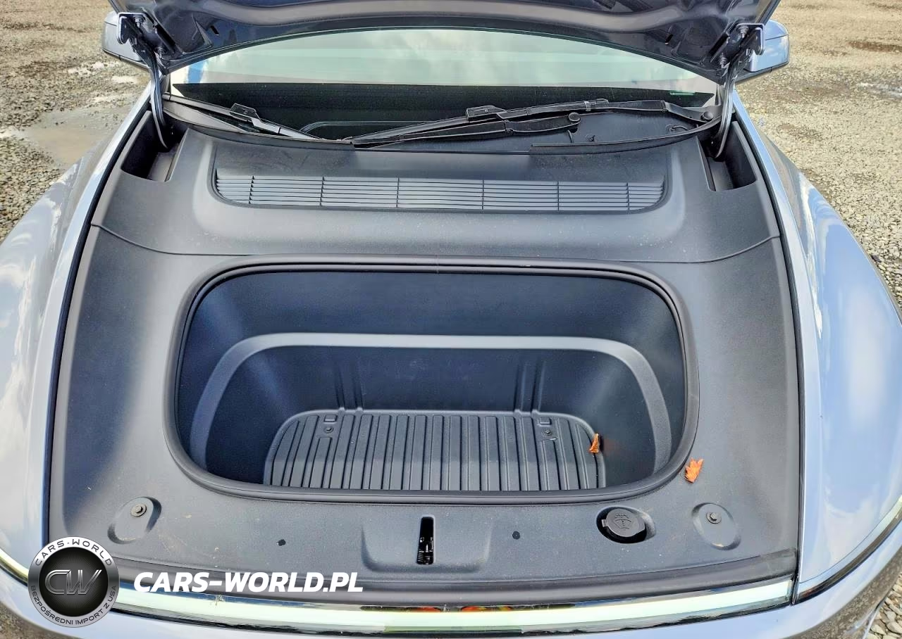 2026 Tesla Model Y VIN:7SAYGDEE1TF604594 - 12