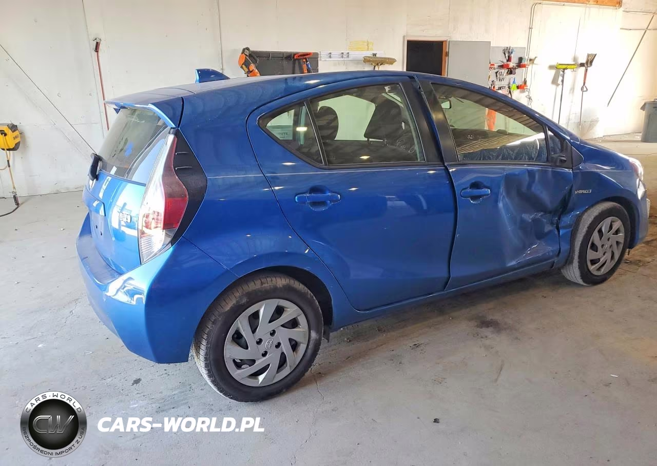 2015 Toyota Prius C Two VIN:JTDKDTB31F1106191 - 3