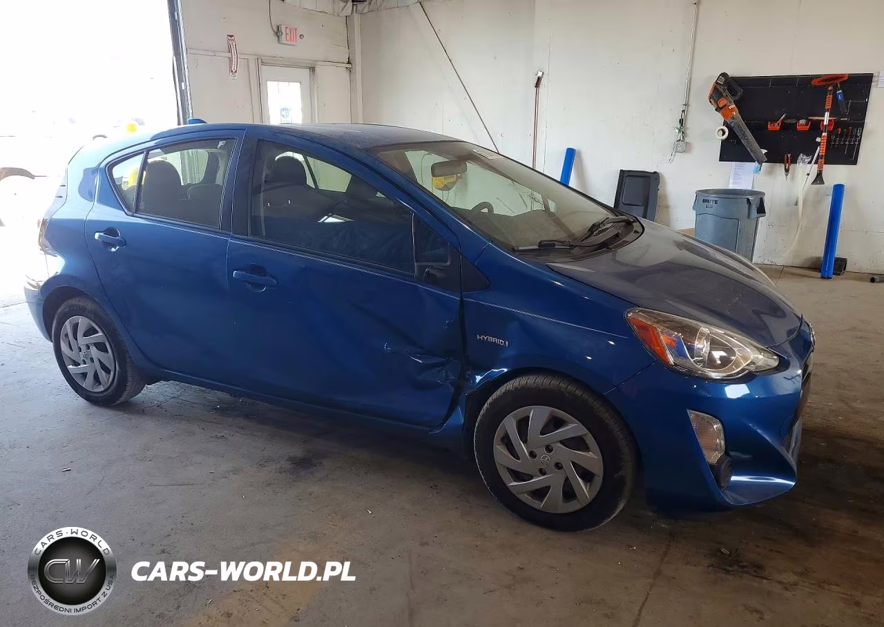 2015 Toyota Prius C Two VIN:JTDKDTB31F1106191 - 4
