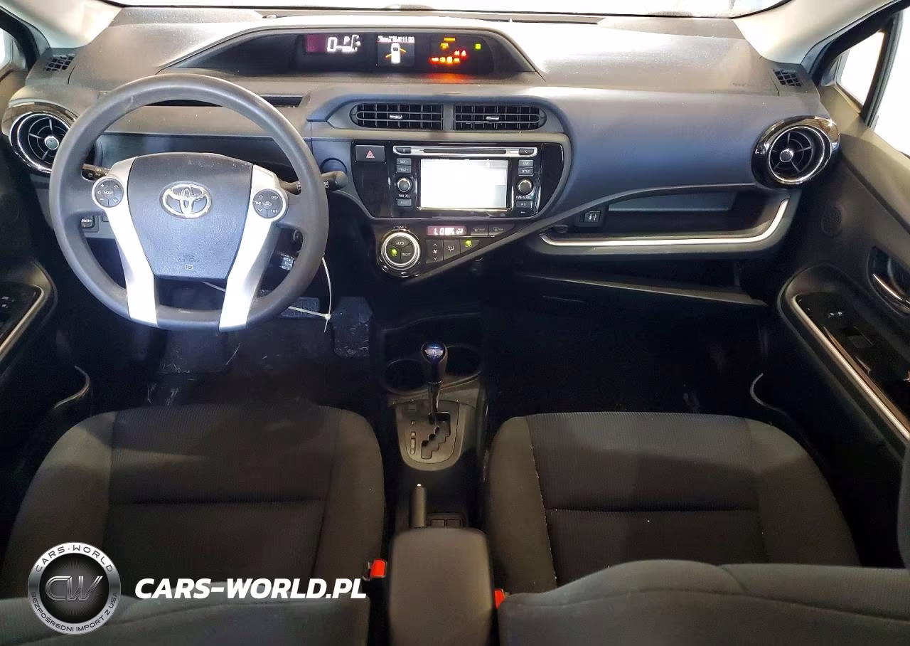 2015 Toyota Prius C Two VIN:JTDKDTB31F1106191 - 8