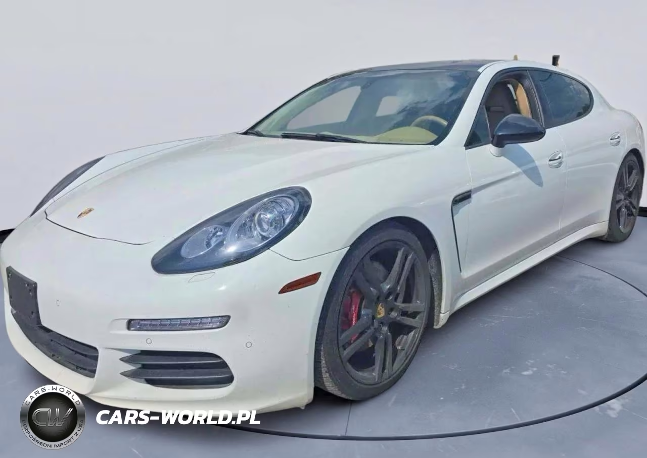 2015 Porsche Panamera 2