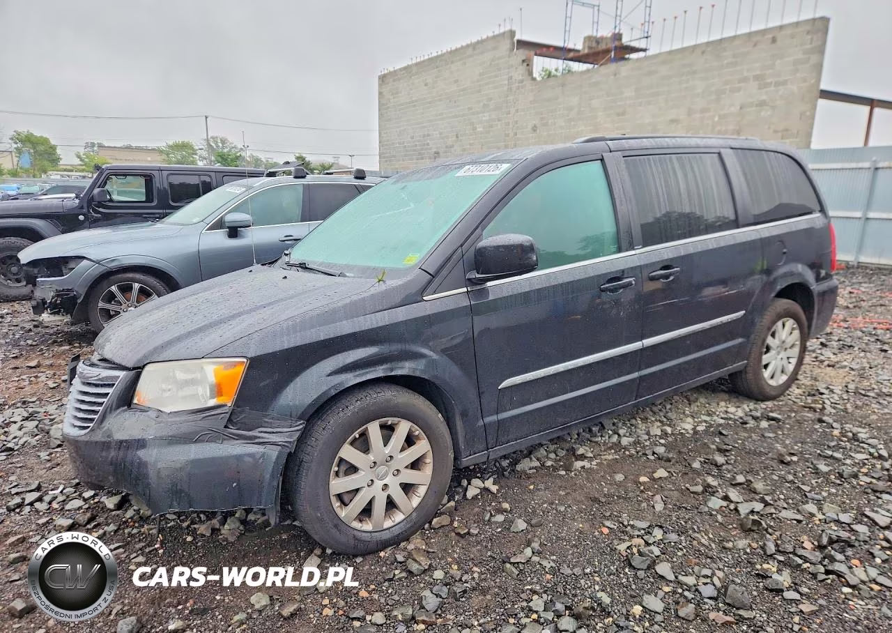 2013 Chrysler Town & Country Touring