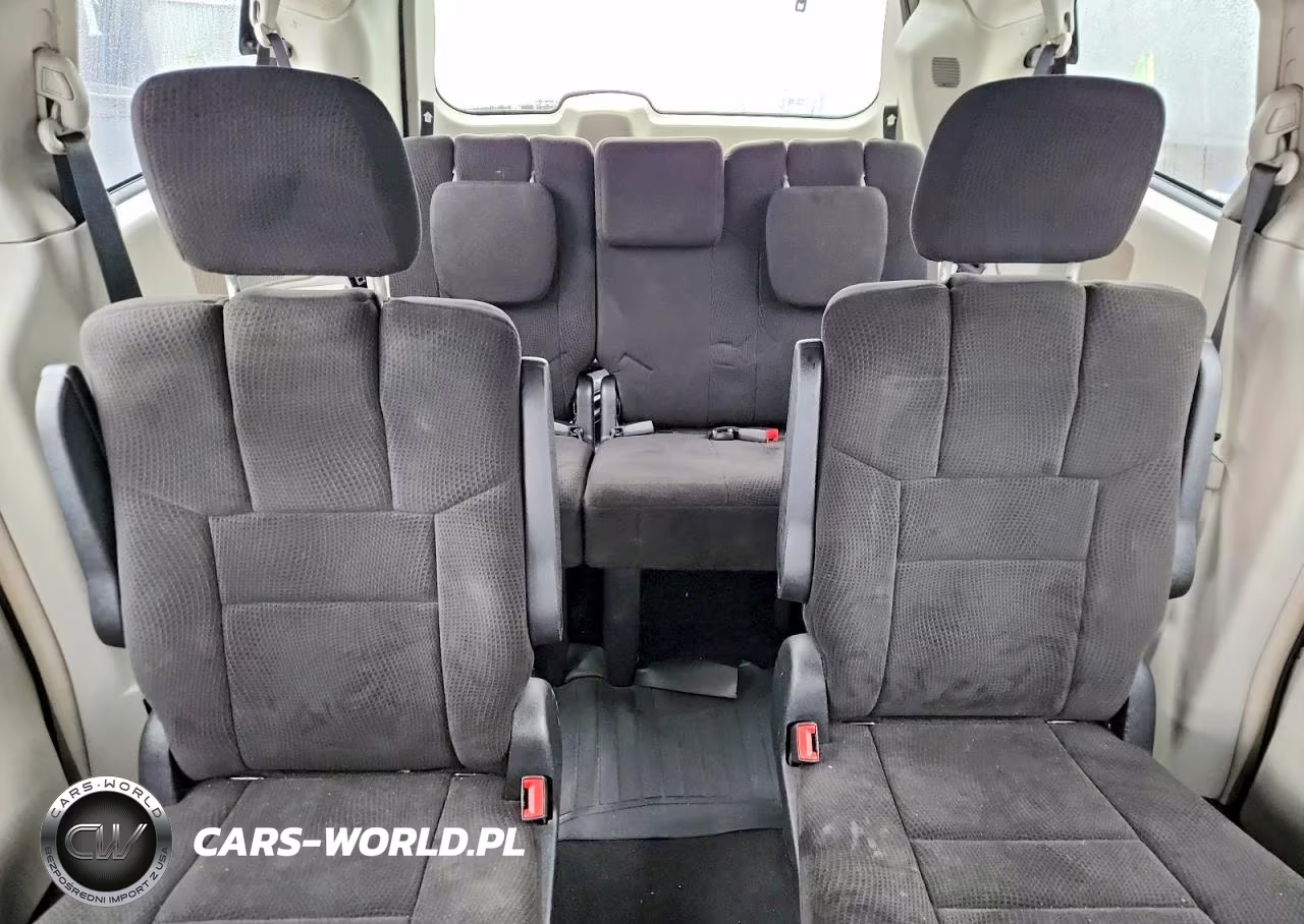 2013 Chrysler Town & Country Touring VIN:2C4RC1BG6DR588657 - 10