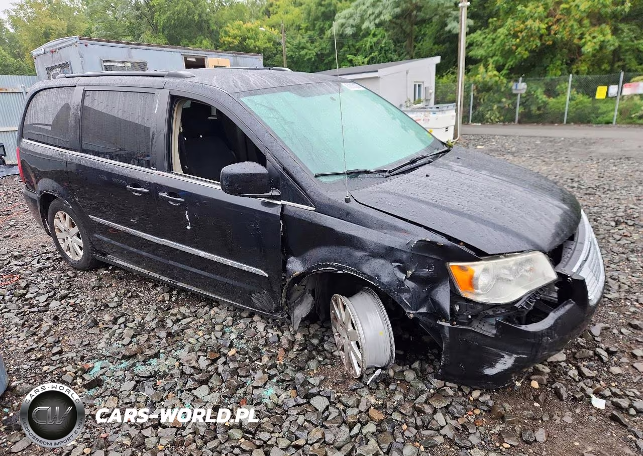 2013 Chrysler Town & Country Touring VIN:2C4RC1BG6DR588657 - 4