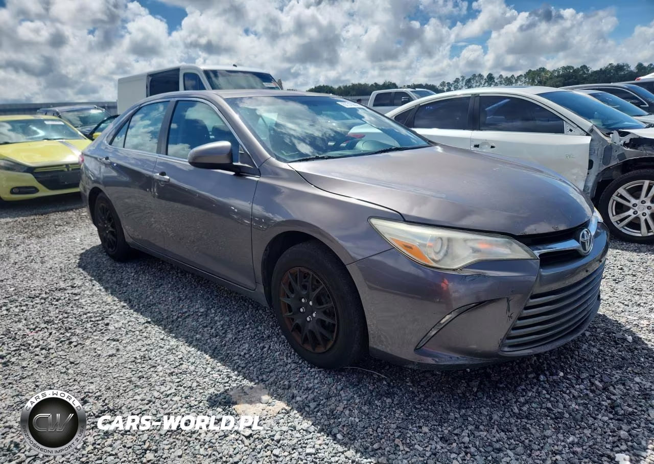 2016 Toyota Camry Le VIN:4T4BF1FK2GR526432 - 4