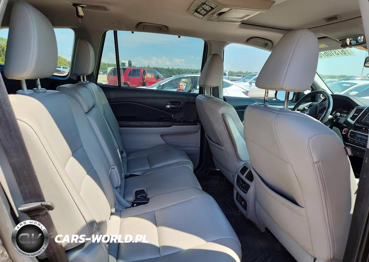 2017 Honda Pilot Touring VIN:5FNYF6H92HB041170 - 11
