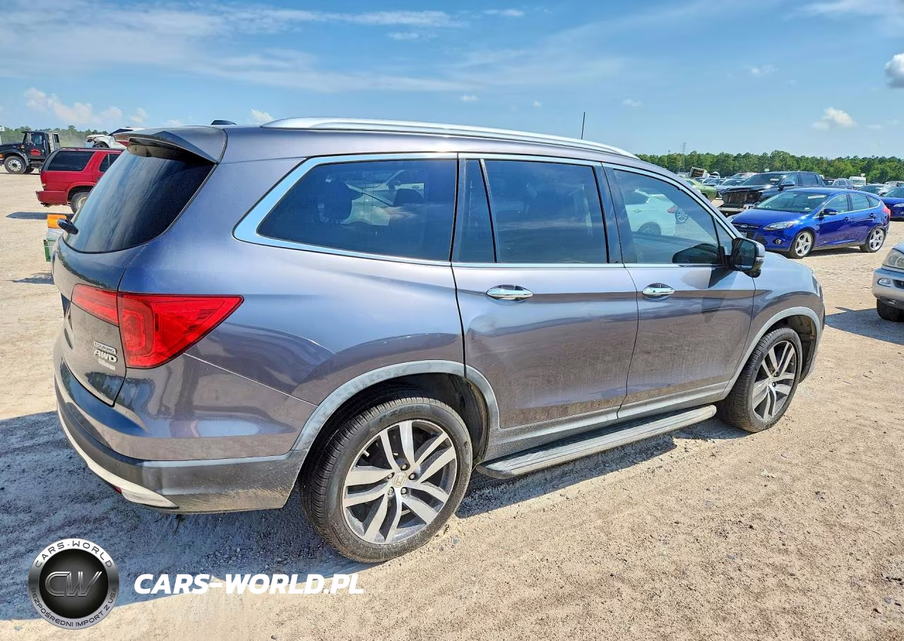2017 Honda Pilot Touring VIN:5FNYF6H92HB041170 - 3