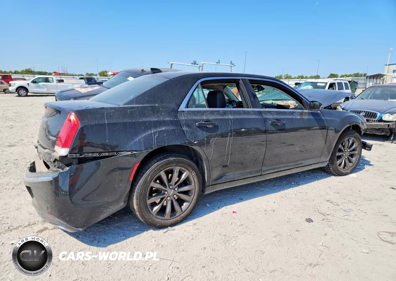 2015 Chrysler 300 Limited VIN:2C3CCARG8FH842376 - 3