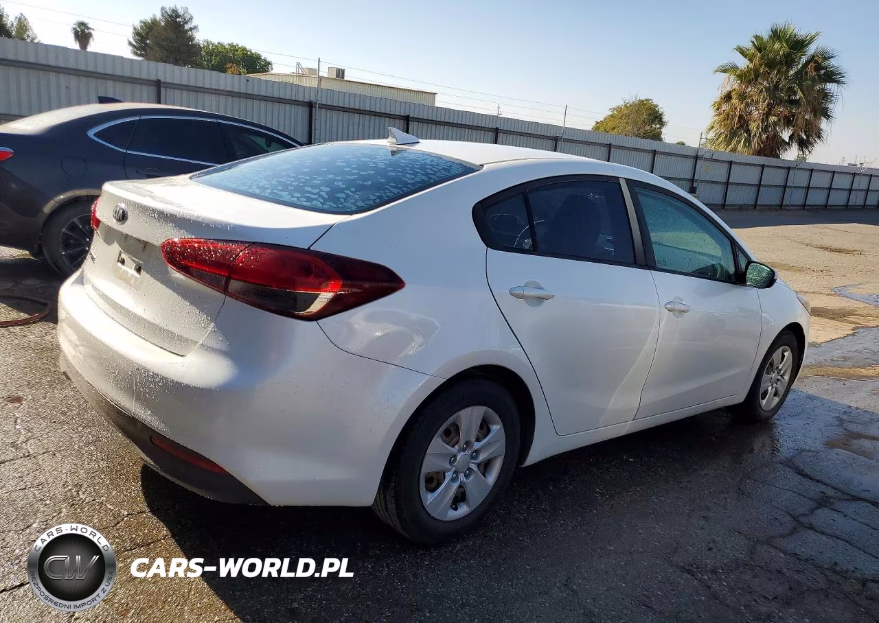 2018 Kia Forte Lx VIN:3KPFL4A71JE247072 - 3