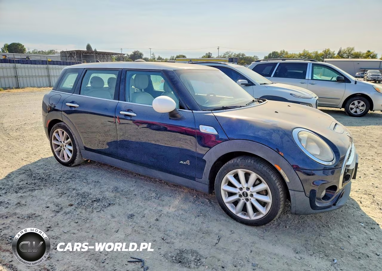 2017 Mini Cooper S Clubman All4 VIN:WMWLU5C54H2E82364 - 4