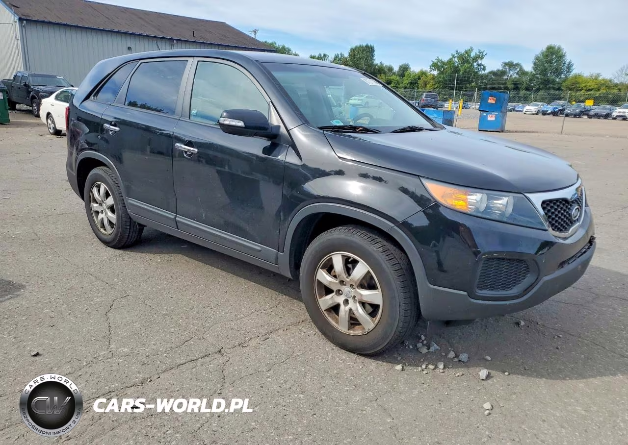 2013 Kia Sorento Lx VIN:5XYKT3A17DG379362 - 4