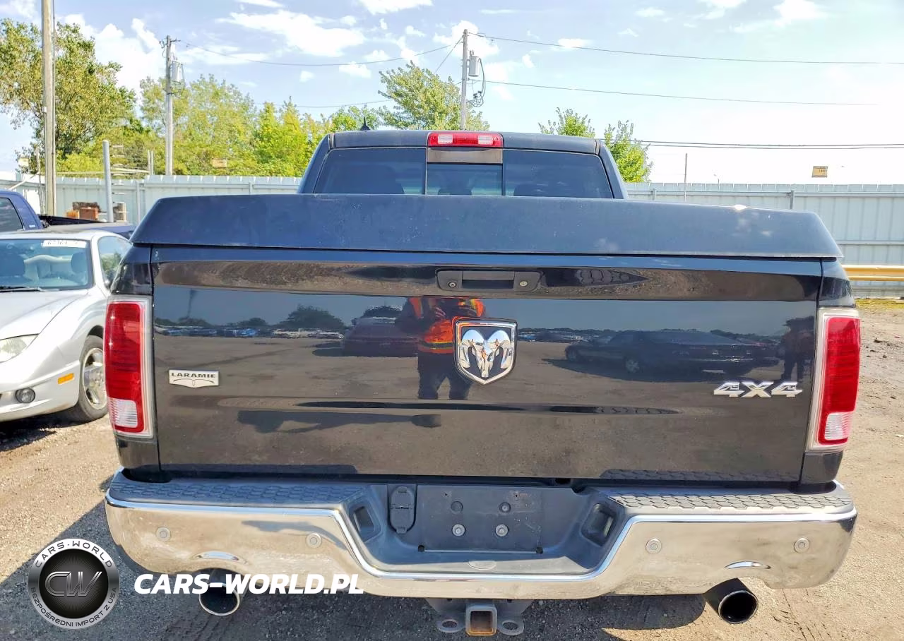 2016 Ram 1500 Laramie VIN:1C6RR7NM7GS140022 - 6
