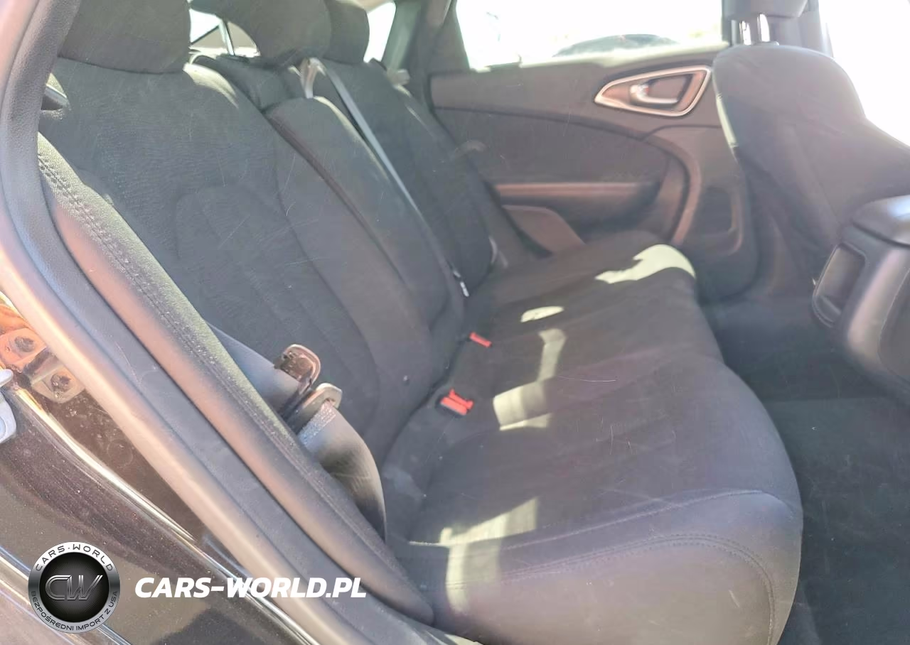 2016 Chrysler 200 Limited VIN:1C3CCCABXGN112800 - 10