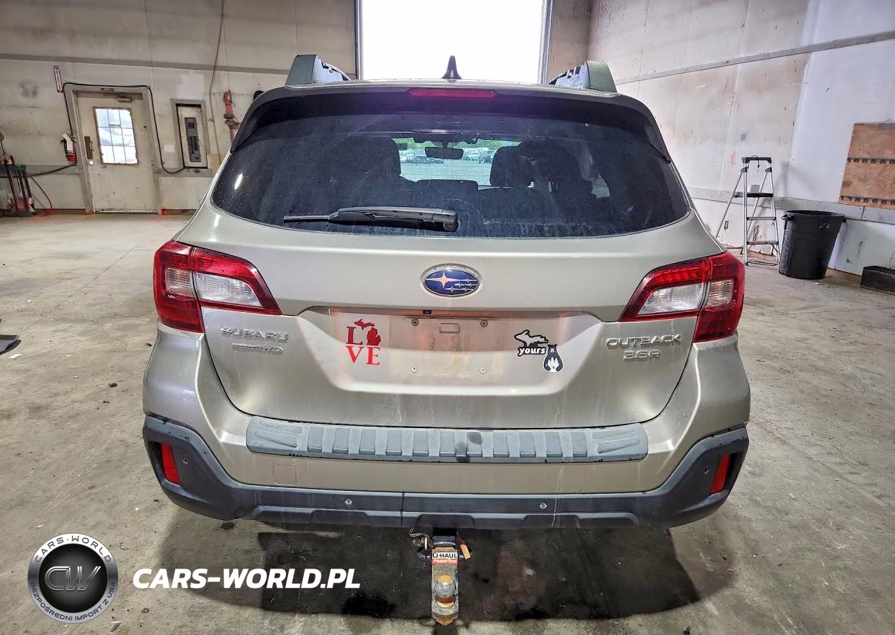 2018 Subaru Outback 3.6R Limited VIN:4S4BSENC6J3330921 - 6