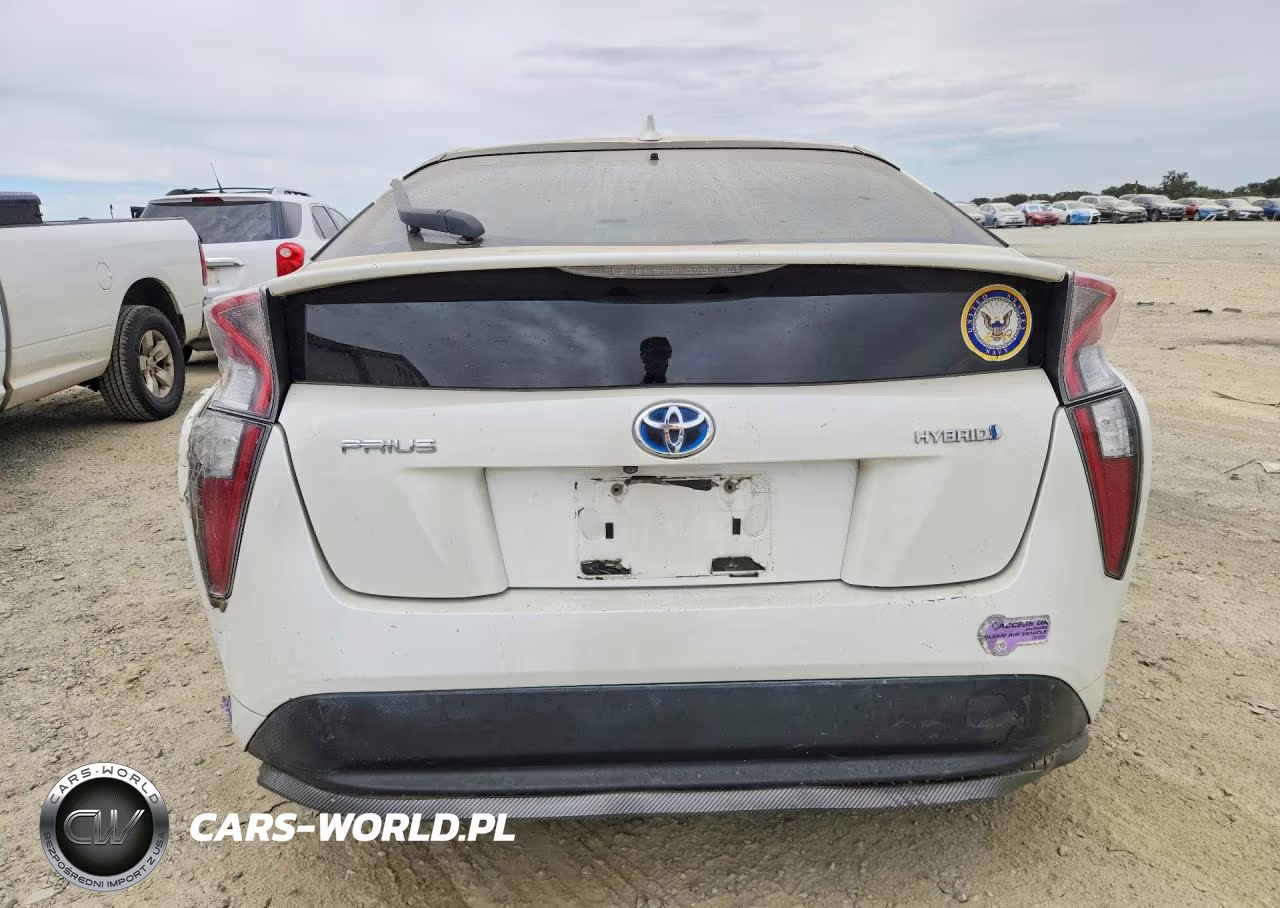 2016 Toyota Prius Four VIN:JTDKARFU2G3004726 - 6