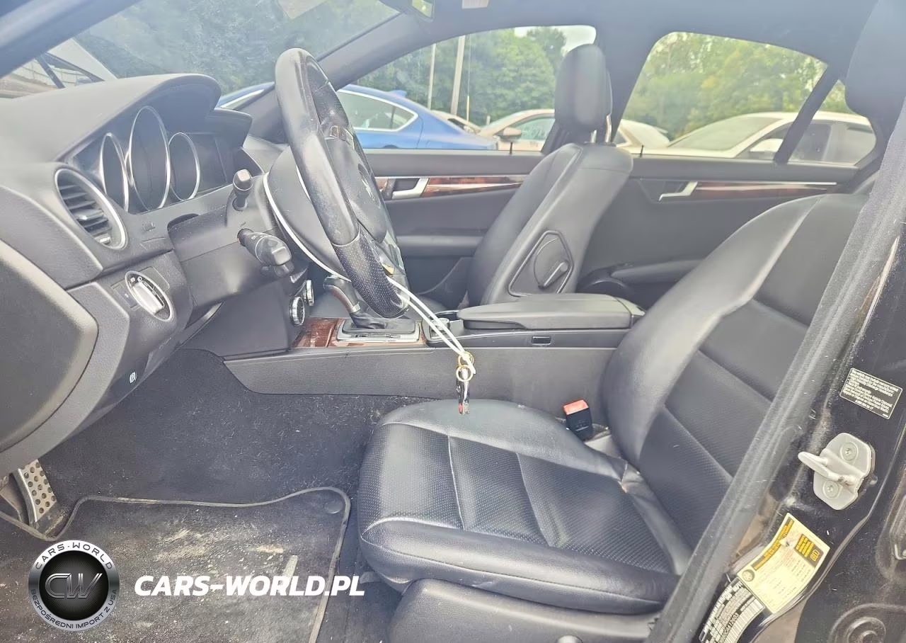 2012 Mercedes-Benz C 300 4Matic VIN:WDDGF8BB0CA612603 - 7