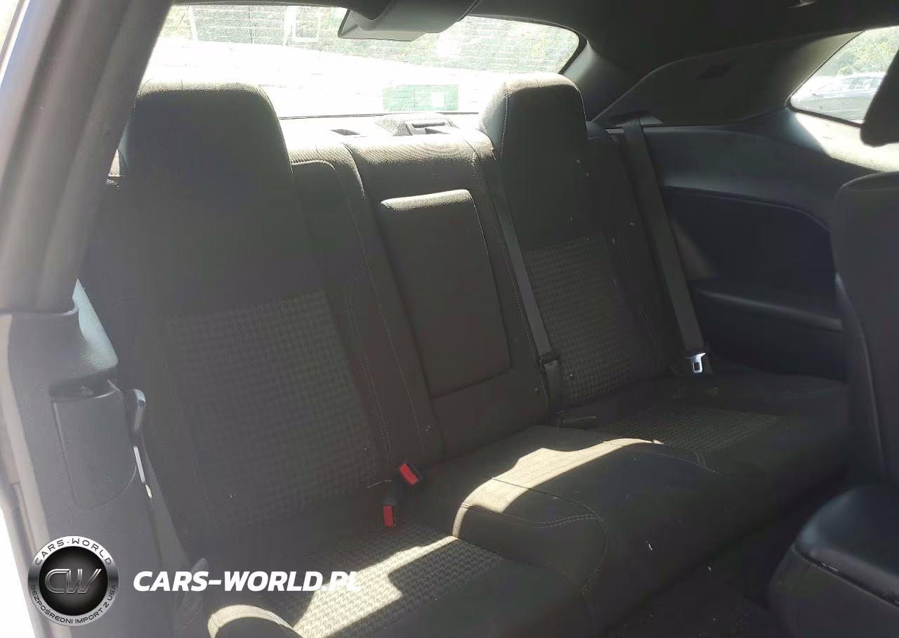 2018 Dodge Challenger Sxt VIN:2C3CDZAG2JH220033 - 10