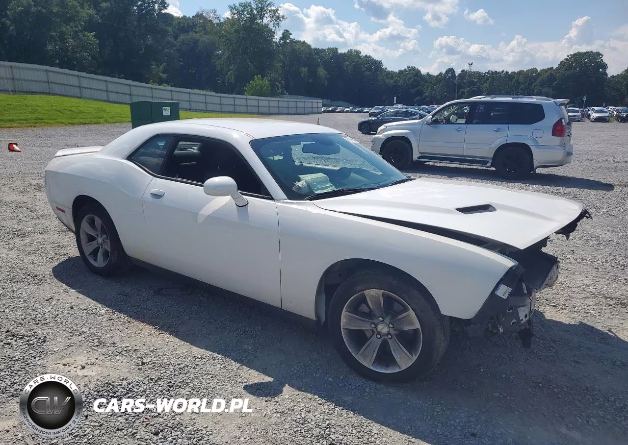2018 Dodge Challenger Sxt VIN:2C3CDZAG2JH220033 - 4