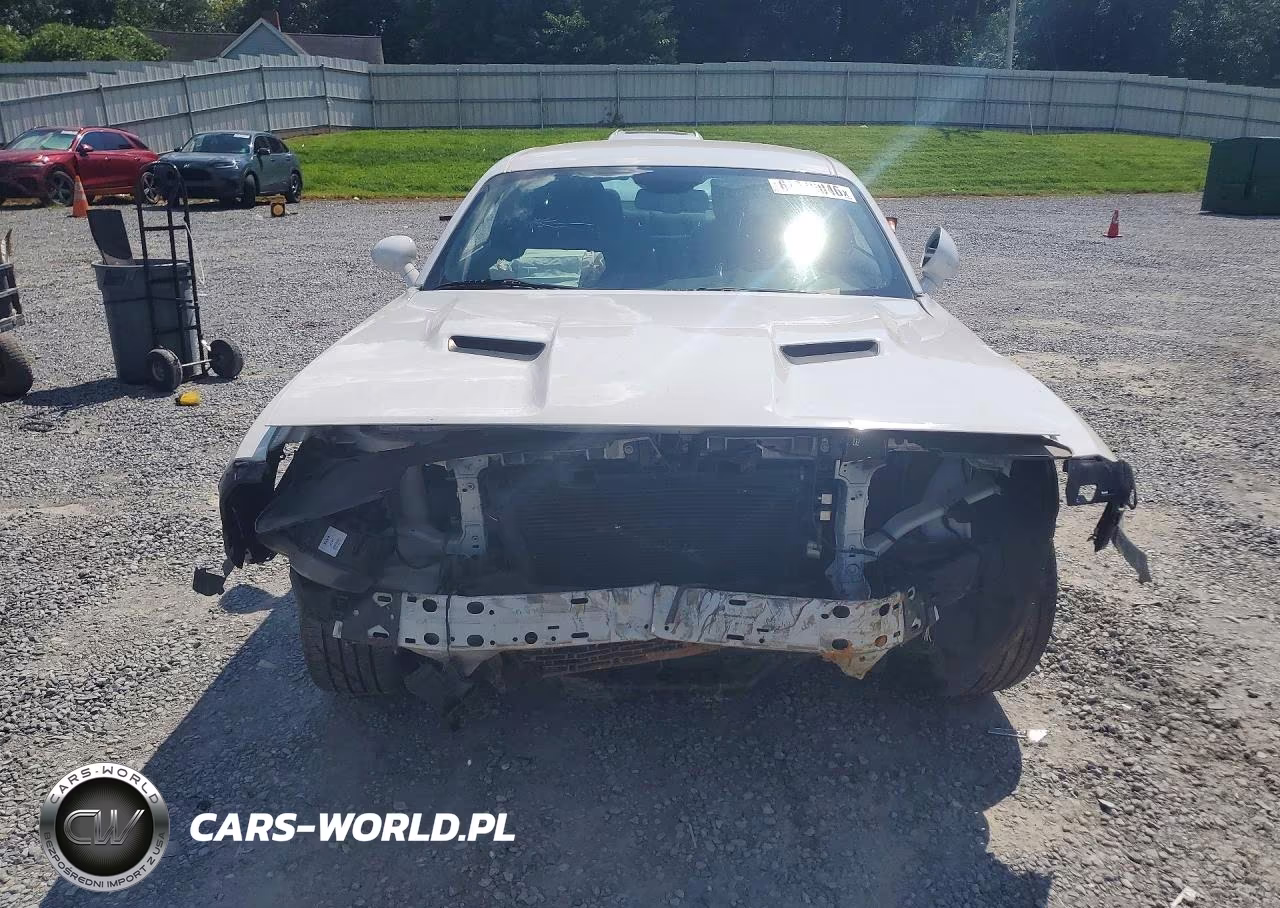 2018 Dodge Challenger Sxt VIN:2C3CDZAG2JH220033 - 5