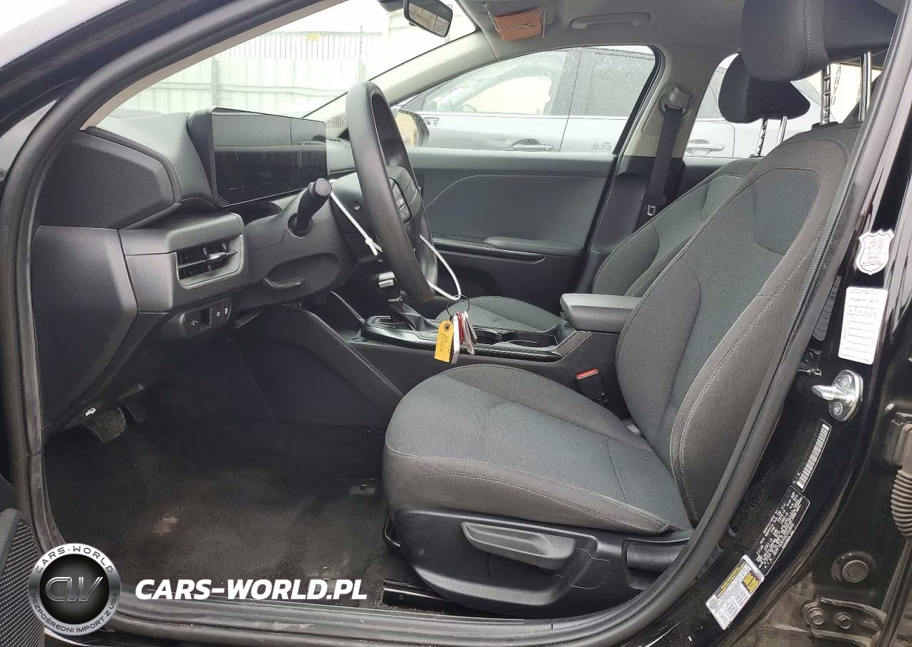 2025 Kia K4 Lxs VIN:3KPFT4DE4SE052868 - 7