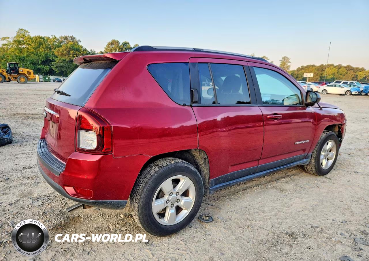 2015 Jeep Compass Sport VIN:1C4NJCBA3FD325785 - 3