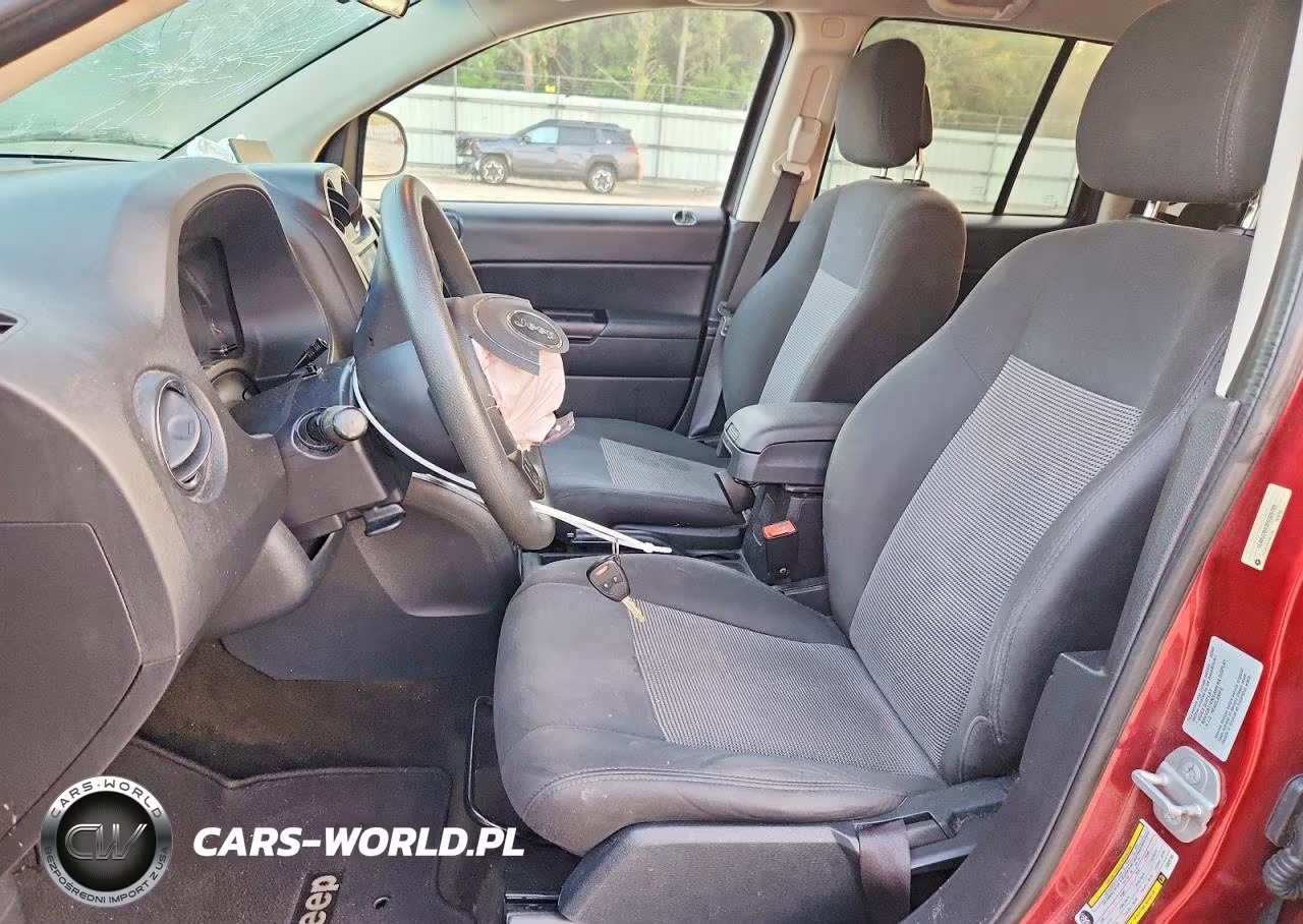 2015 Jeep Compass Sport VIN:1C4NJCBA3FD325785 - 7