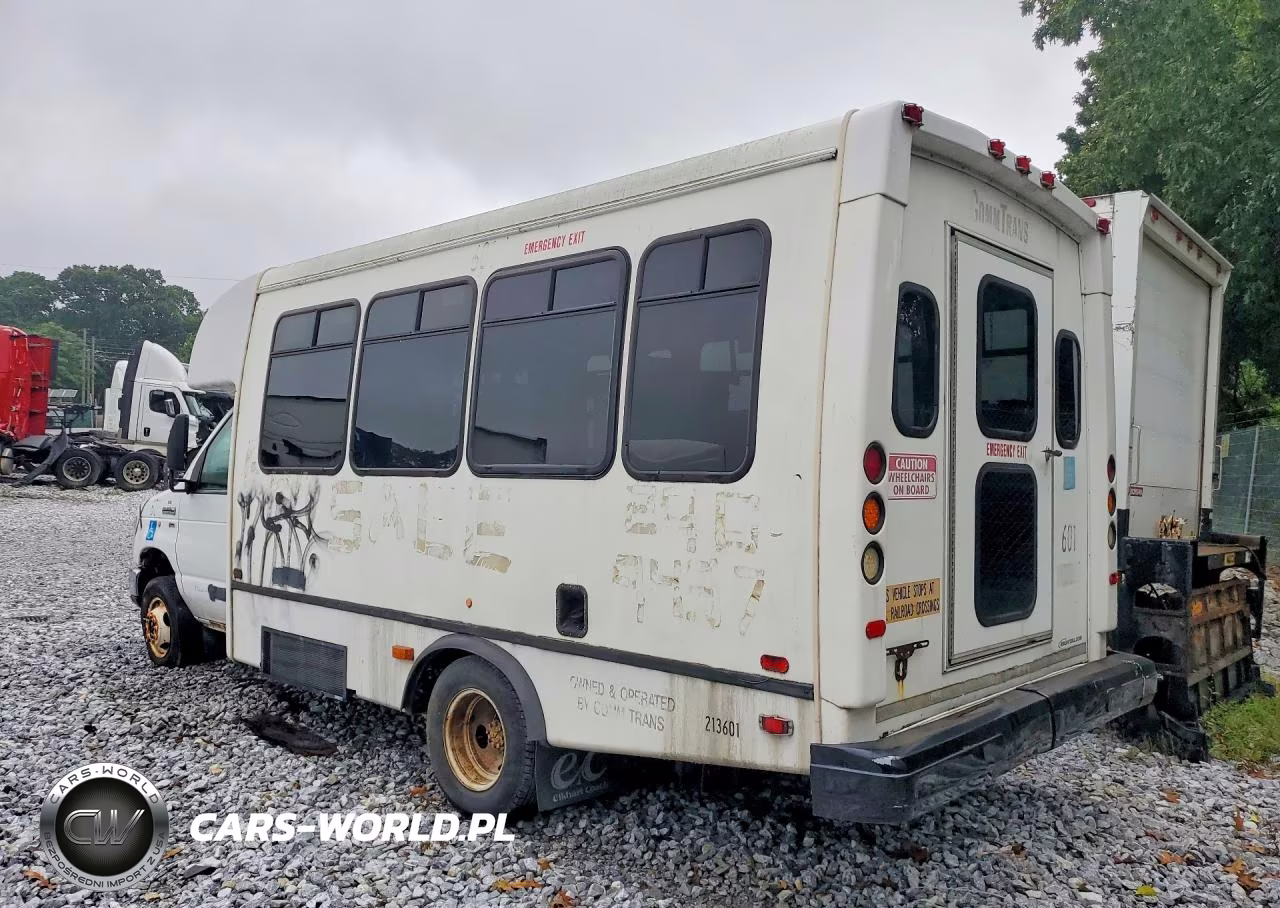 2013 Ford Econoline E350 Super Duty Cutaway Van VIN:1FDEE3FL1DDA11318 - 2