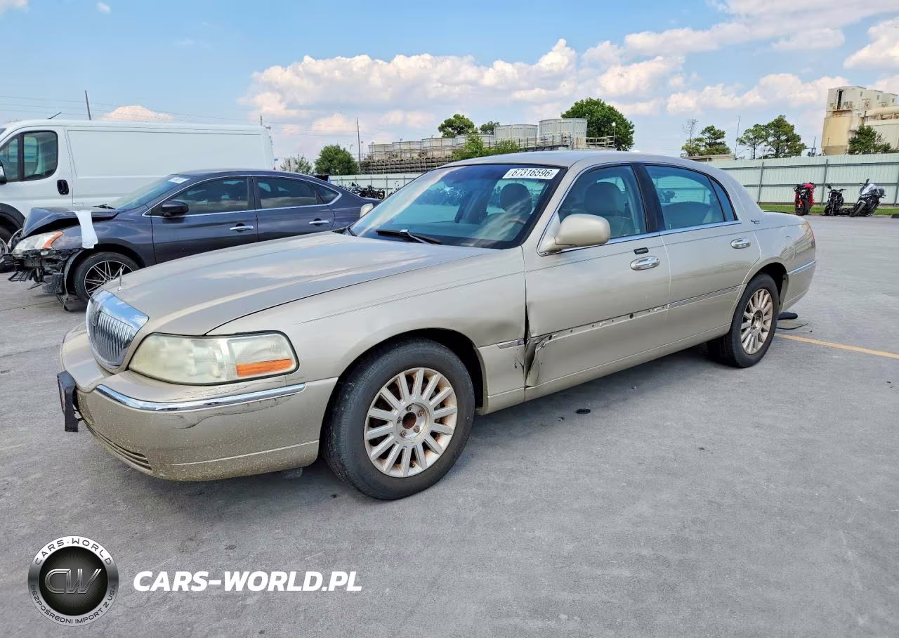 2006 Lincoln Town Car Signature Limited VIN:1LNHM82V96Y626151 - 1