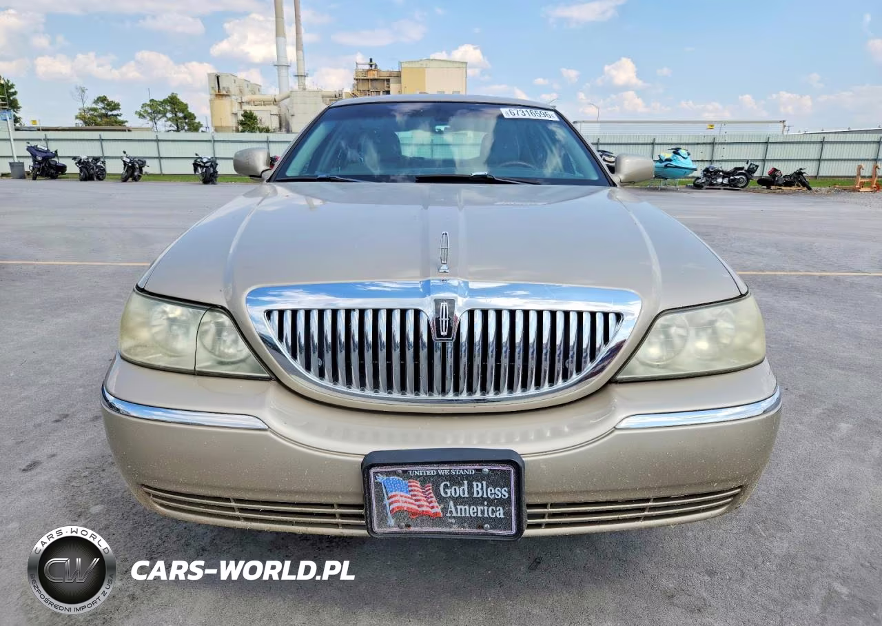 2006 Lincoln Town Car Signature Limited VIN:1LNHM82V96Y626151 - 5
