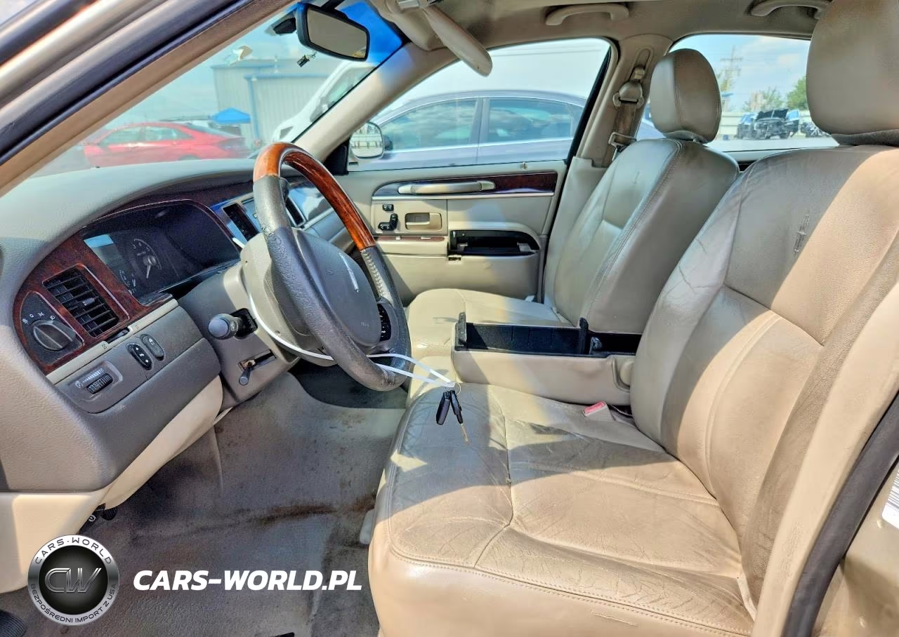 2006 Lincoln Town Car Signature Limited VIN:1LNHM82V96Y626151 - 7