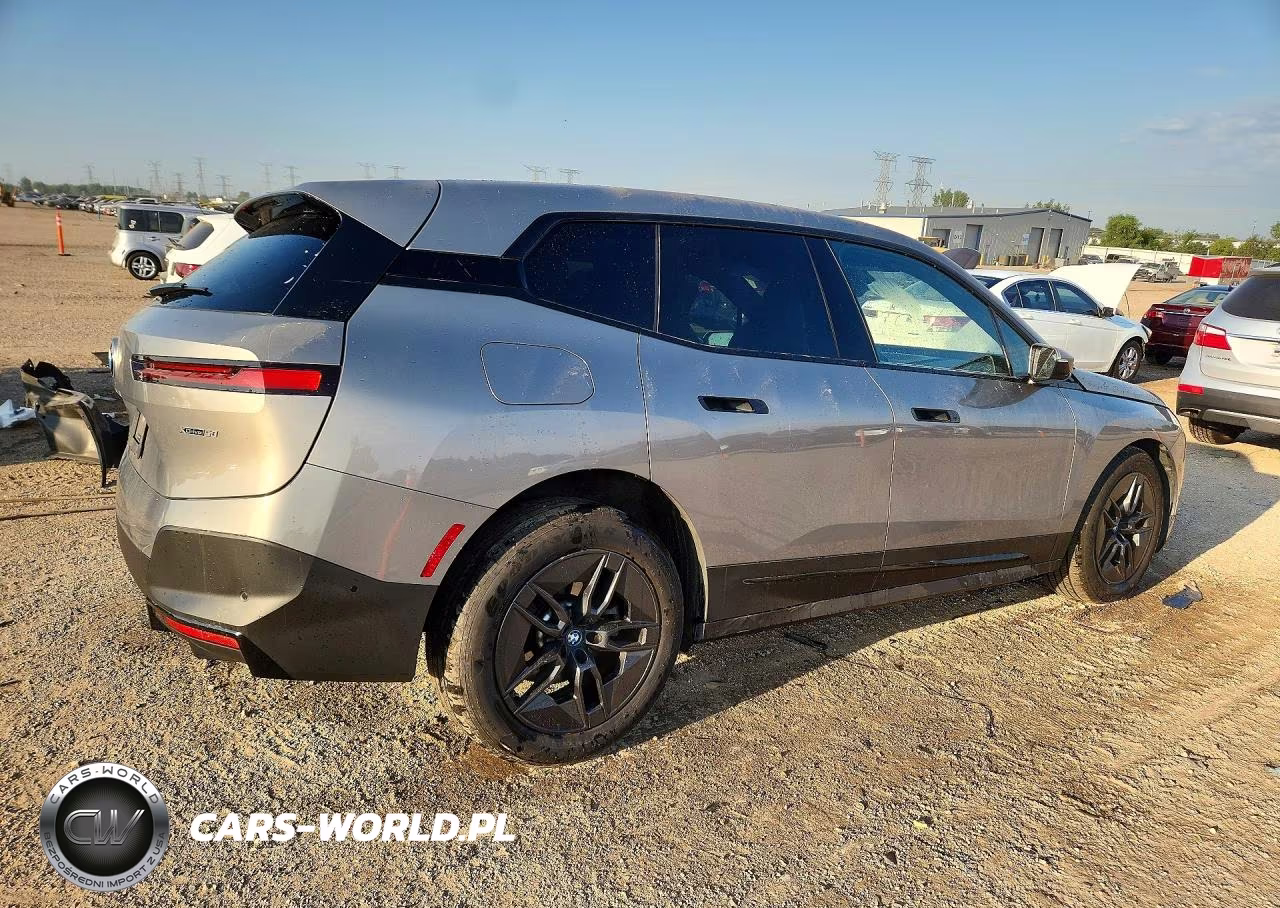 2025 BMW Ix xDrive50 VIN:WB523CF01SCU73573 - 3