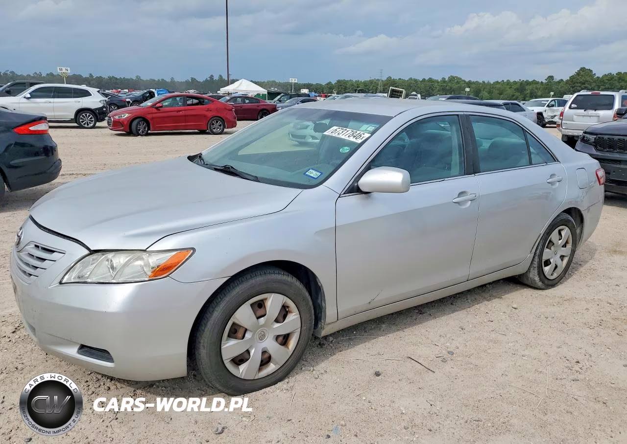 2009 Toyota Camry Le – zdjęcie 1 z 12