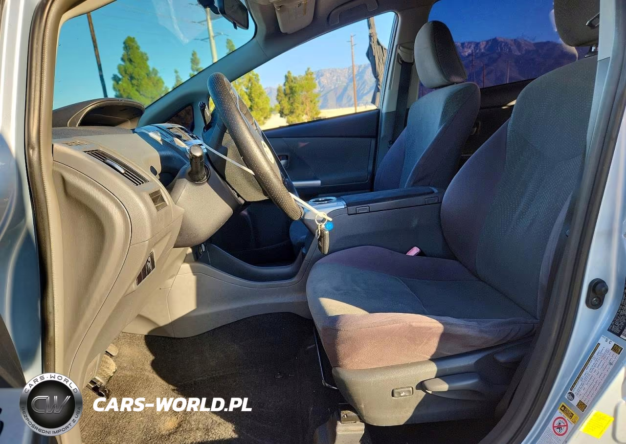 2012 Toyota Prius V Two VIN:JTDZN3EU0C3182694 - 7