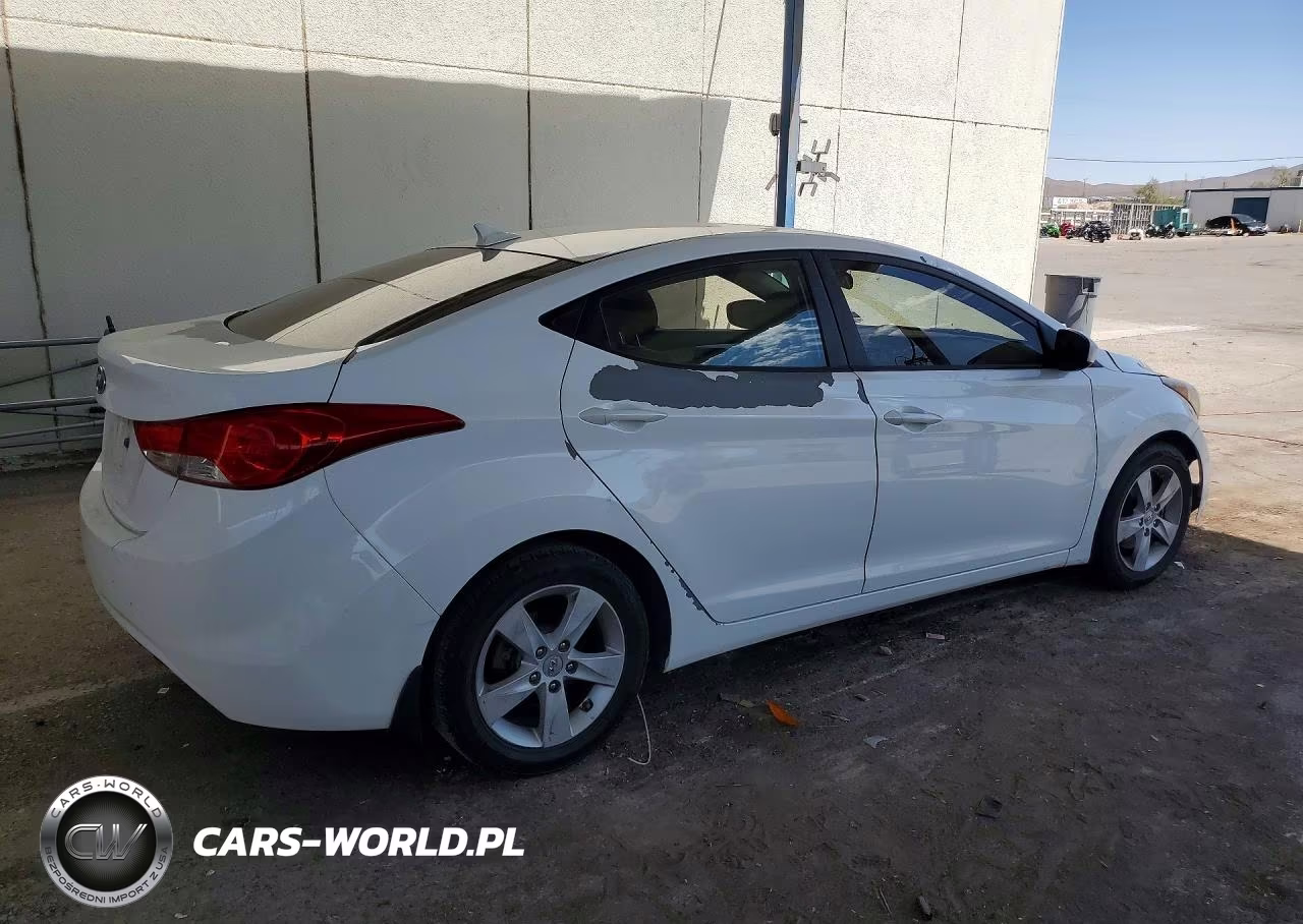2013 Hyundai Elantra Gls VIN:5NPDH4AE7DH288412 - 3