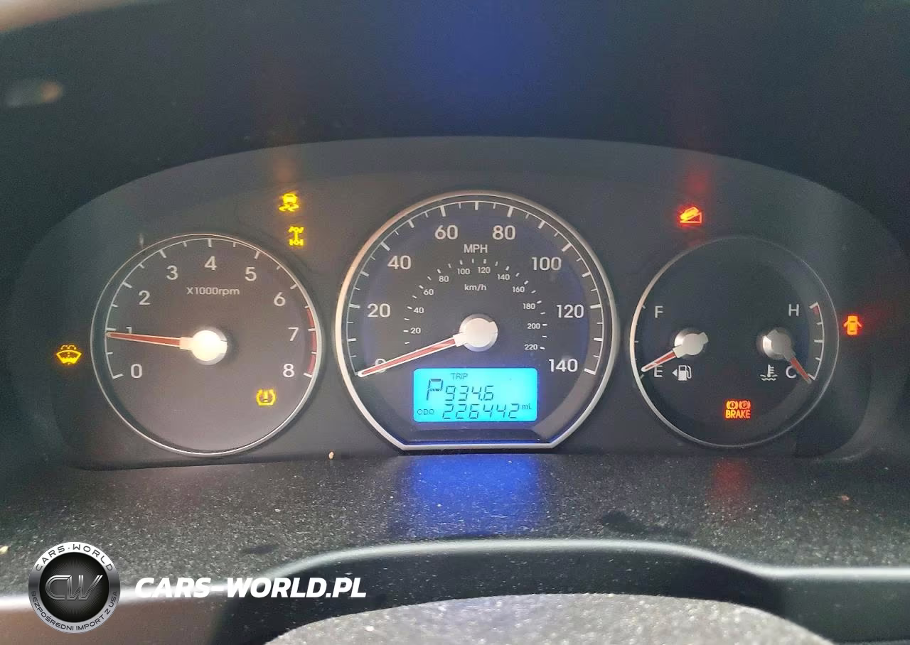 2012 Hyundai Santa Fe Gls VIN:5XYZGDAB3CG103695 - 9